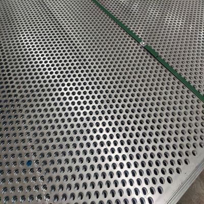 Lỗ vuông 10 * 10mm Bảng kim loại 45mm Chiều cao chống trượt Tính năng cho các giải pháp sàn vững chắc