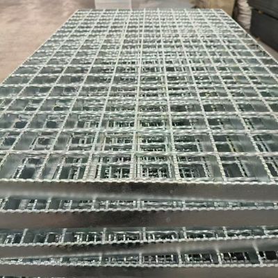 40MM Load Flat Steel Spacing Industrial Steel Grating cho hỗ trợ tăng cường