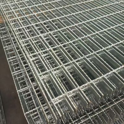 3mm 35mm Củng cố Xà khoan thép Grating cho sàn hạng nặng