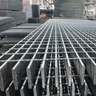 Máy áp suất hàn thép công nghiệp sàn lưới với bề mặt mịn mượt sáng