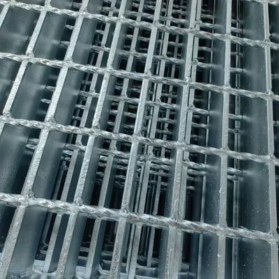 Rào thép không gỉ với bề mặt galvanized đắm nóng 30mm Pitch cho sàn