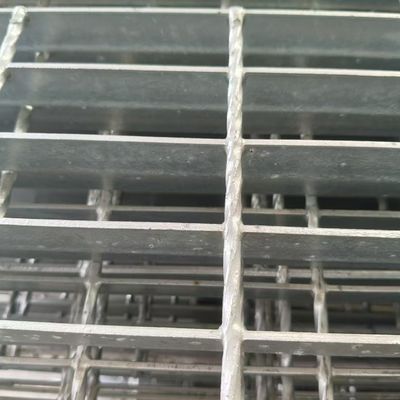 Mạng thép công nghiệp cho vỏ hầm thoát nước với các tùy chọn độ cao của thanh mang