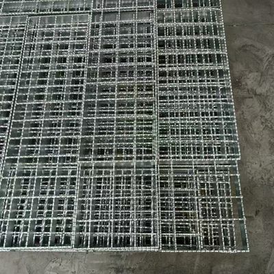 Khả năng chịu tải trọng nặng Cây thép xoắn Grating với tùy chọn OEM