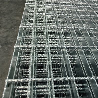 Cầu thang thép công nghiệp Grating Ventilation Press Good quá trình hàn