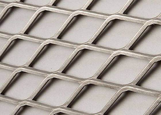 Tấm lưới kim cương thép nhẹ Lỗ 4 * 8 Bề ngoài bền bỉ Dịch vụ OEM ODM