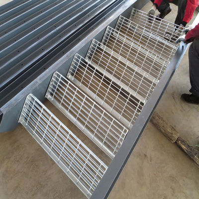 Serrated Anti Slip Welding Bar Grating Stair Treads